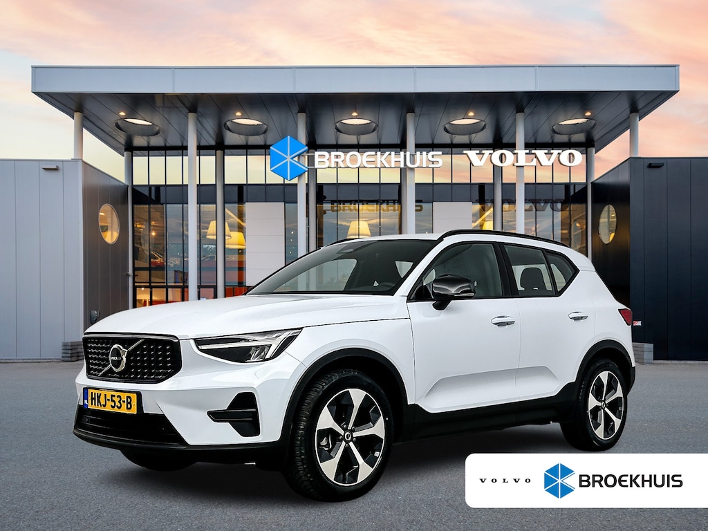 Volvo XC40 B4 Plus Dark | 19" Allseason | Trekhaak | Harman Kardon | Elektr. verst. Stoelen | Stoel/Stuurverwarming | Adaptieve Cruise | BLIS