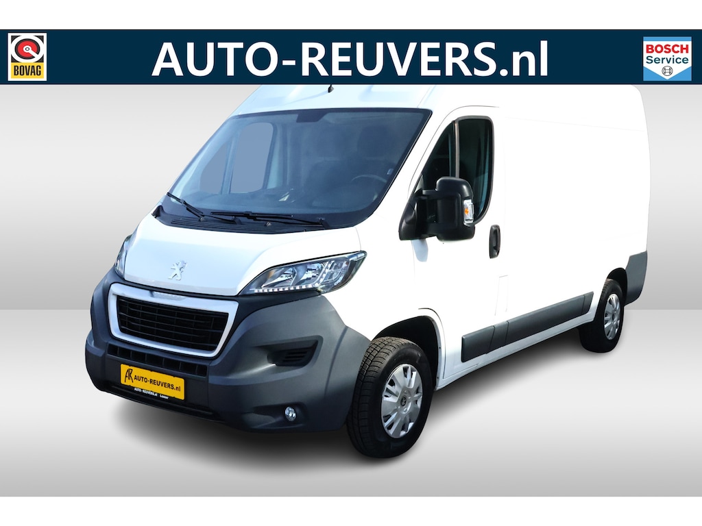 Peugeot Boxer 330 2.0 BlueHDI L2H2 Pro Navigatie / Camera / Trekhaak / PDC / Airco
