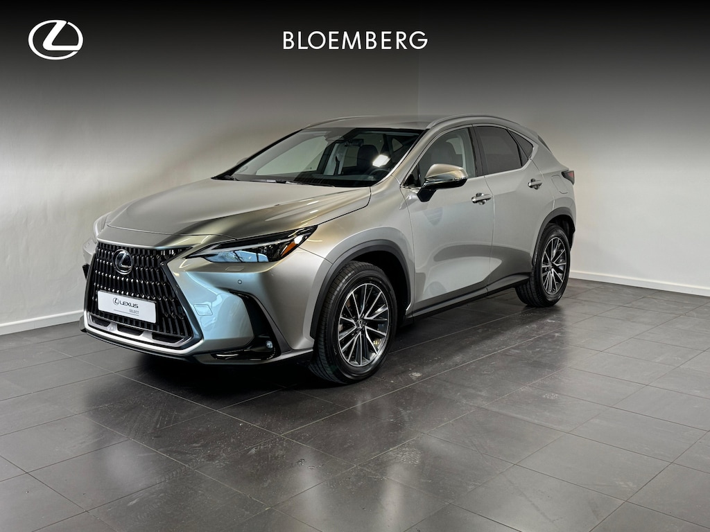 Lexus NX 450h+ AWD Luxury Line | Trekhaak | Stuur -en stoelverwarming | Dodehoekdetectie | Apple Carplay |