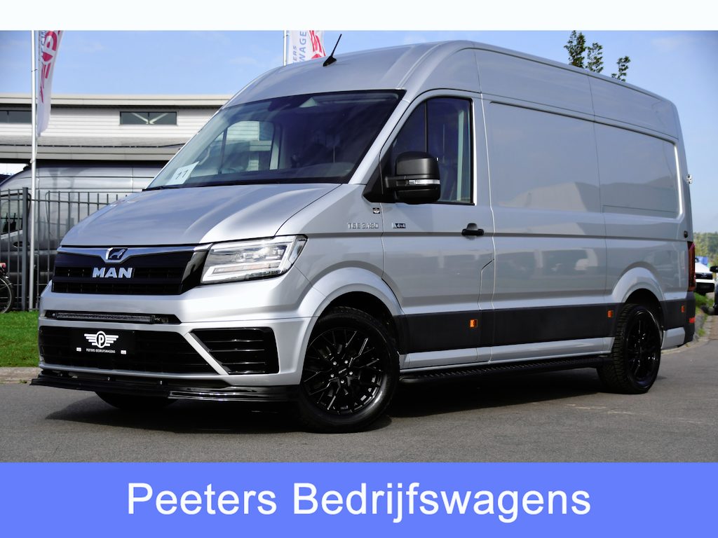 MAN TGE 3.180 35 2.0 L3H3 4x4 PB Edition Camera, Cruise, Carplay, LED, 177pk, Stoelverwarming, Leder, Geveerde stoel, Trekhaak, Automaat, Uniek!
