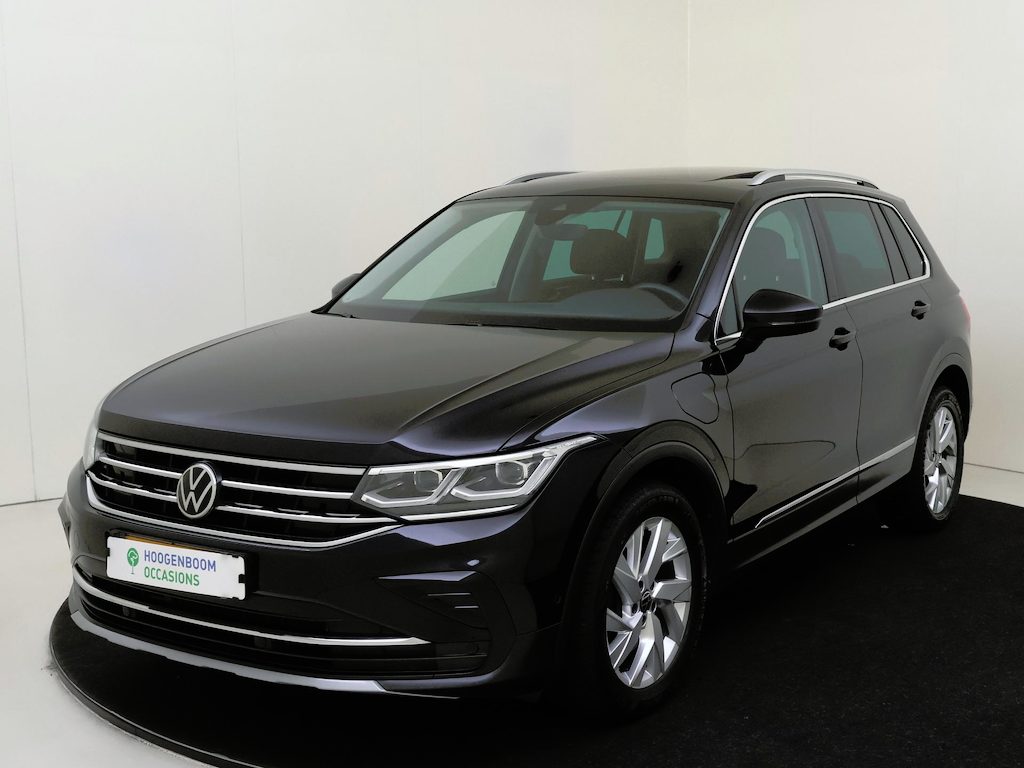 Volkswagen Tiguan 1.4 TSI eHybrid Elegance | SoH 100% | Panoramadak | Trekhaak | Achteruitrijcamera | Matrix LED verlichting | Keyless | Adaptieve cruise control | Stoel- en stuurwielverwarming | Elektrische kofferklep |