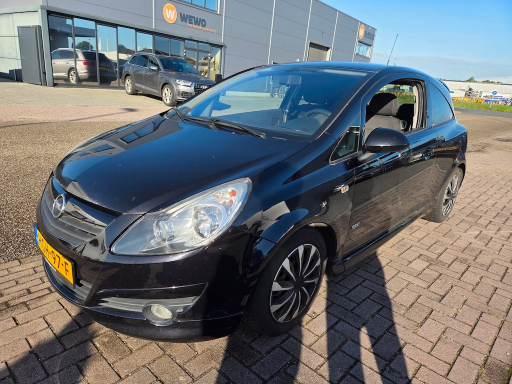Opel Corsa 1.4-16V Business LOOPT OP 3 CILINDERS!!