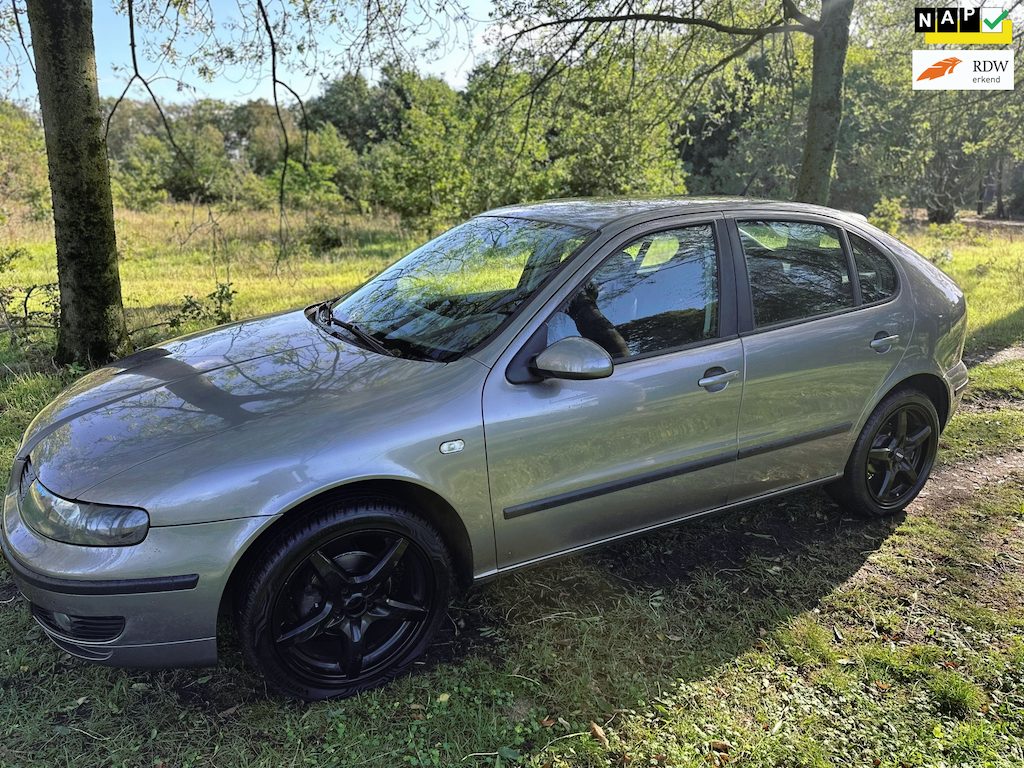 SEAT Leon 1.6-16V Stella apk t/m 04-12-2027