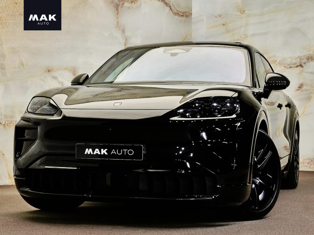 Porsche Cayenne Electric Turbo , pano, ceramic, Active Ride, SportDesign Carbon, Burmester, tr.haak, 4W-best., NP225k
