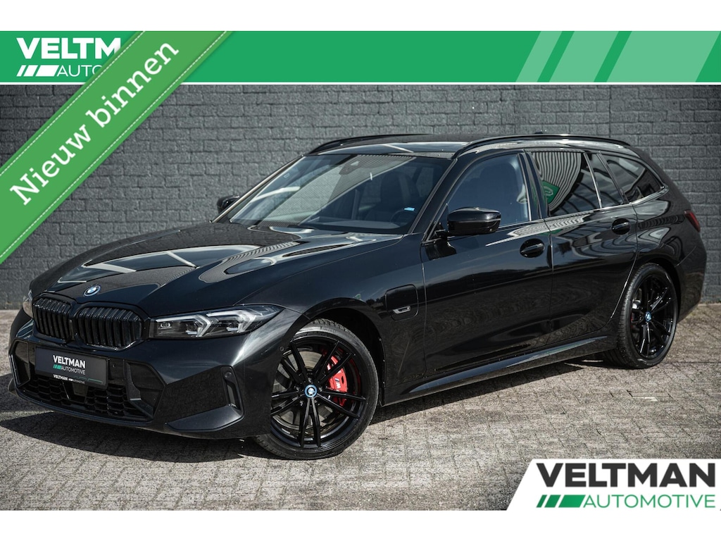 BMW 3-Serie Touring 320e PANORAMADAK TREKHAAK ADAPTIVE CRUISE CARPLAY