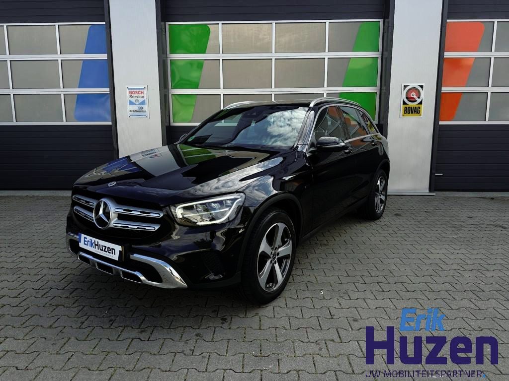 Mercedes-Benz GLC GLC 300e 4Matic Luxury / Panorama / Stoelverwarming / Navigatie / 313 pk