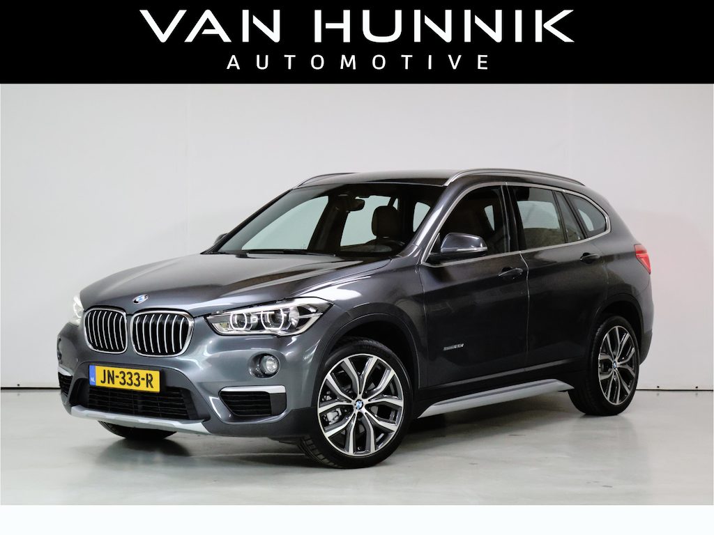BMW X1 sDrive20i High Ex | Hud | Leder | Dealer Onderhouden | Stoelverwarming