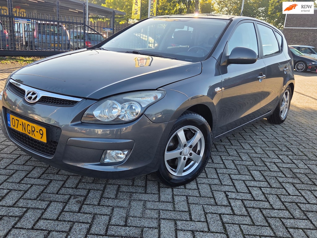 Hyundai i30 1.6i Dynamic/TREKHAK/PARKSENSOR