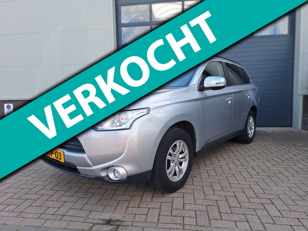 Mitsubishi Outlander | 2.0 Intense | Navigatie | Bluetooth | Airco | Automaat | 2e eigenaar |