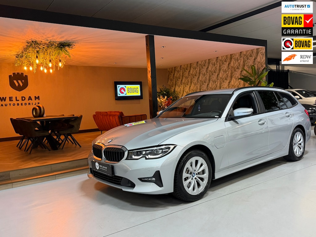 BMW 3-Serie Touring 330e eDrive Edition Garantie|SOH 93%|LED|Leder|Navi|Carplay|PDC|Cruise|Clima|Rijklaar