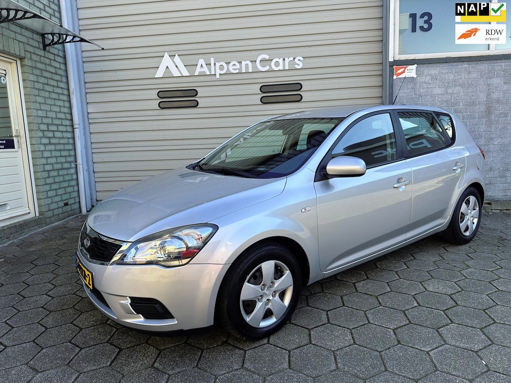 Kia Ceed Cee'd 1.4 CVVT X-tra Airco / NAP / Trekhaak / APK 05-2027
