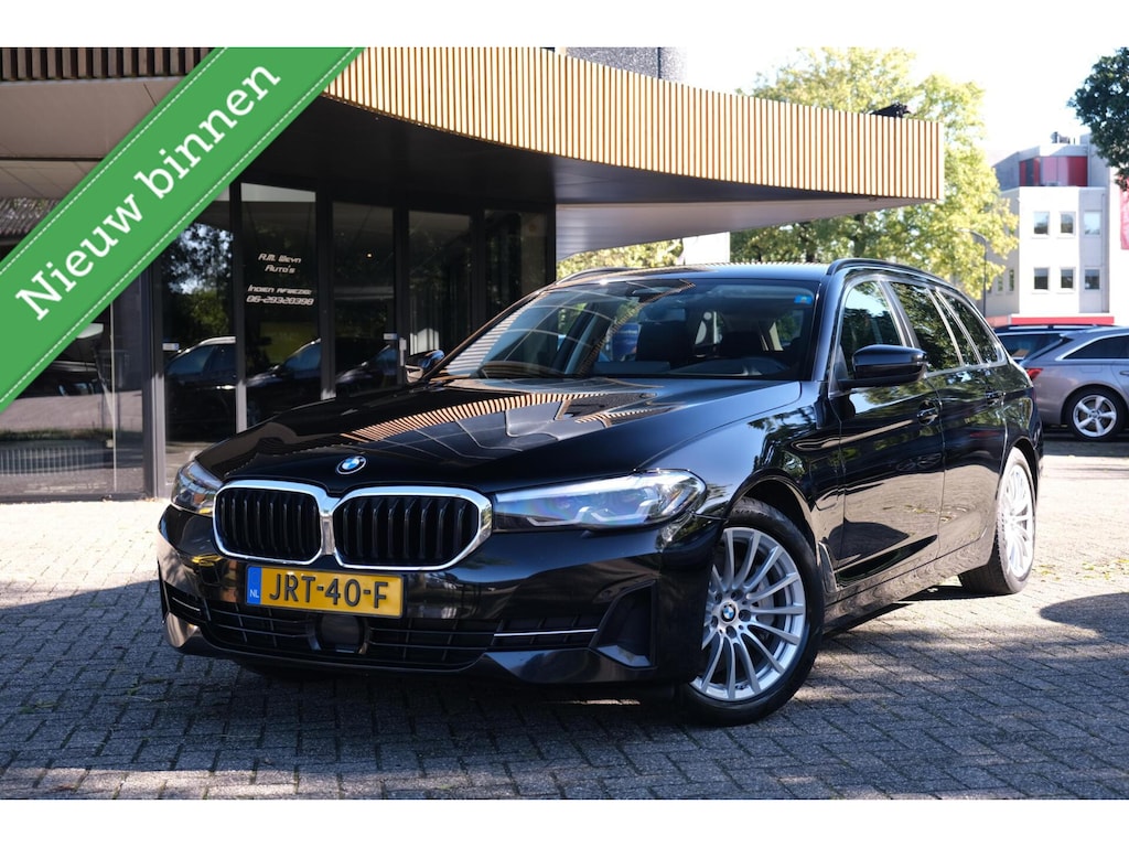 BMW 5-Serie Touring 530e High Executive|RIJKLAAR!|ACC|Camera|Head-Up|Trekhaak|LaneAssist|Dodehoekdetectie|Stoelverwarming|Carplay|AndroidAuto