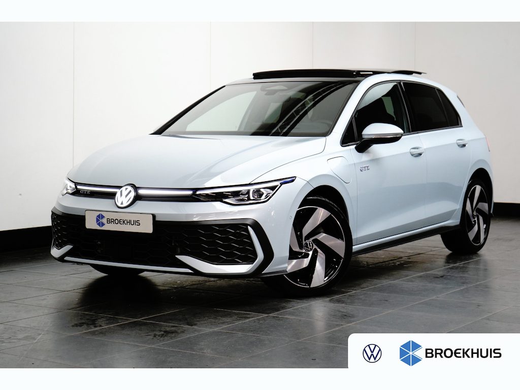 Volkswagen Golf 1.5 eHybrid GTE 272PK | Achteruitrijcamera | Head-up display | Lichtmetalen velgen 7-spaaks 18"