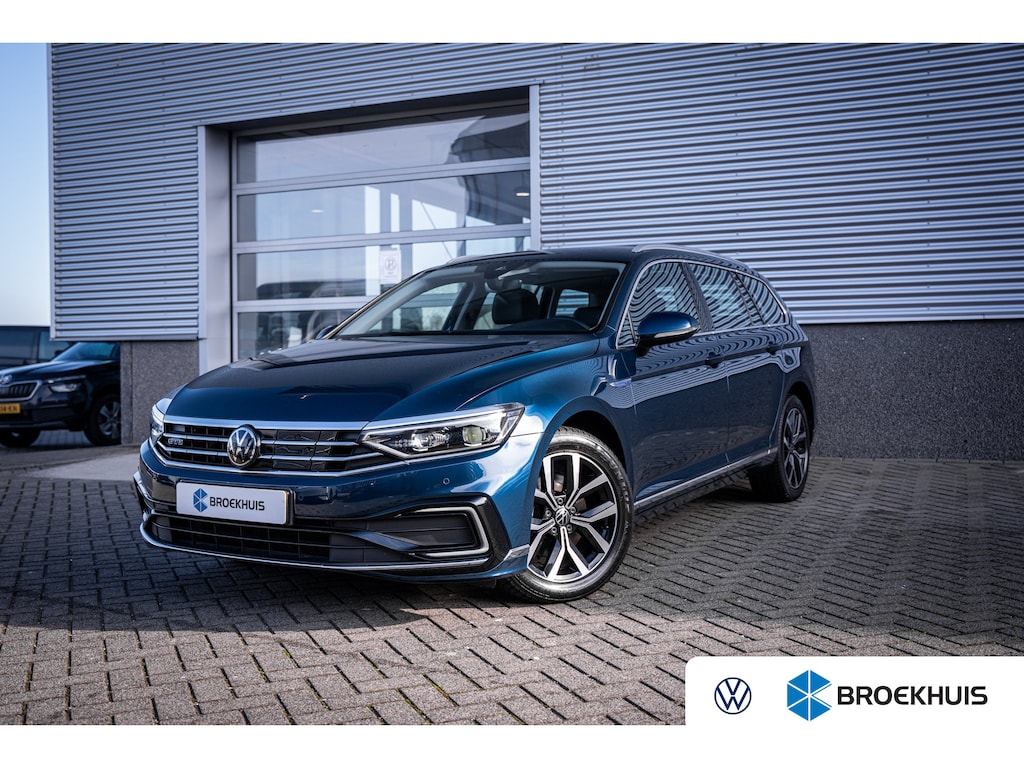 Volkswagen Passat Variant 1.4 TSI PHEV GTE Business | Achteruitrijcamera | Elektrisch bedienbare achterklep met sensorsturing | Lederen bekleding