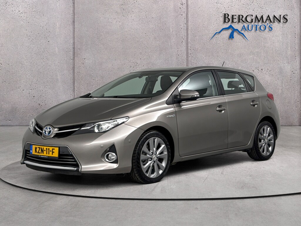 Toyota Auris Touring Sports 1.8 Hybrid Executive // CAMERA // STOELVERWARMING // CRUISE