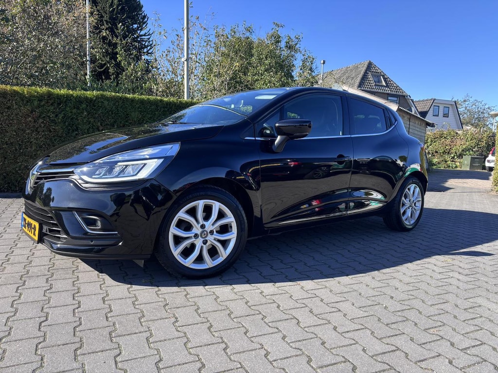 Renault Clio TCE 90 ENERGY INTENS ZWART / HALF LEER / CLIMATE / CRUISE / LED