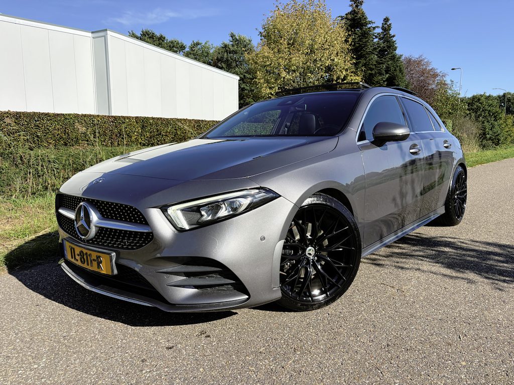 Mercedes-Benz A-klasse 200 Business Solution AMG / AUTOMAAT / NAVI / PANORAMADAK