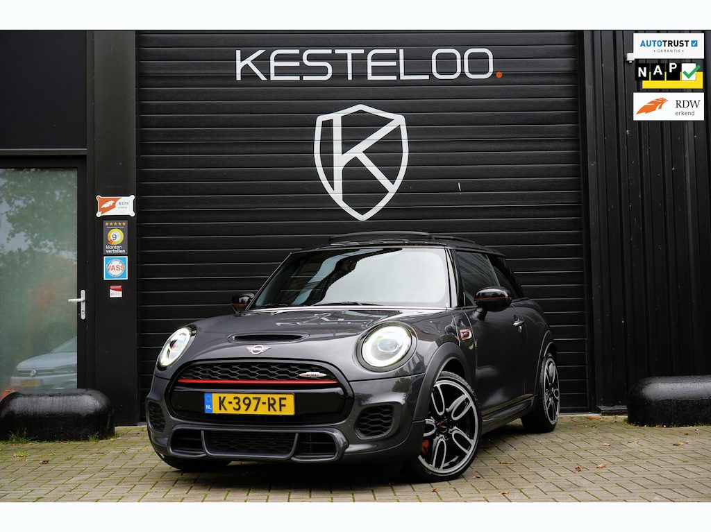 MINI John Cooper Works 3-Deurs 2.0 JCW Chili 231PK LED/PANO/CARPLAY/SFEER/VERW SPORTSTOEL/