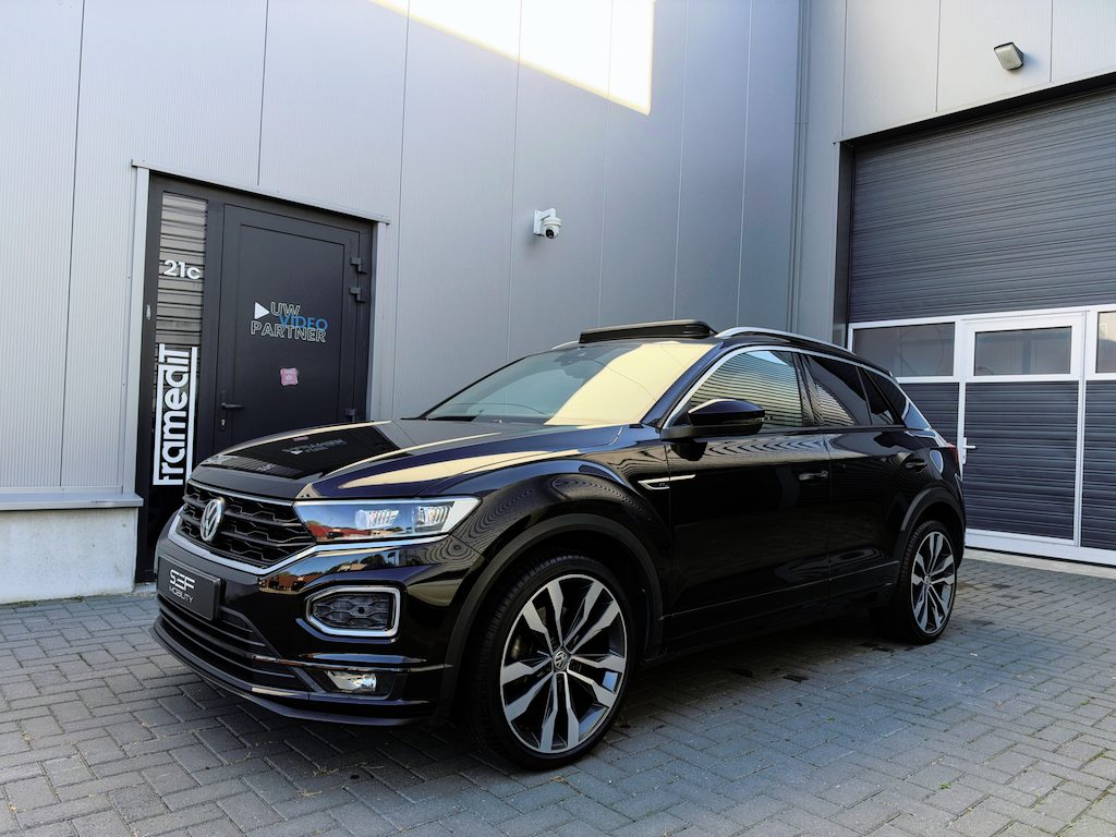 Volkswagen T-Roc 1.5 TSI Sport 3x R-Line Pano | Keyless | Camera | Trekhaak | ACC | LED | NL Auto