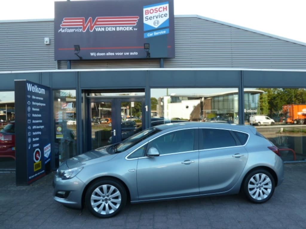 Opel Astra 1.4 TURBO 103KW 5D AUT