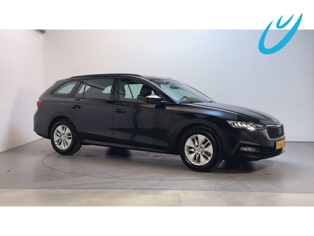 Skoda Octavia Combi 1.0 TSI 110pk Business Edition Navigatie Parkeersensoren App-Connect DAB+