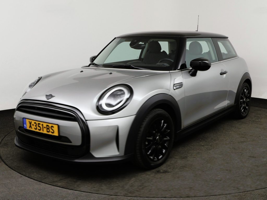 MINI Cooper 3-Deurs 1.5 Camden | LED • CarPlay • Union Jack • Sportstoelen • Climate