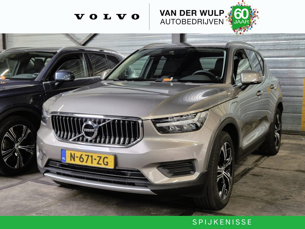 Volvo XC40 T4 211pk [Plug-In] Inscription | Trekhaak | Leder | BLIS | Adaptieve Cruise |