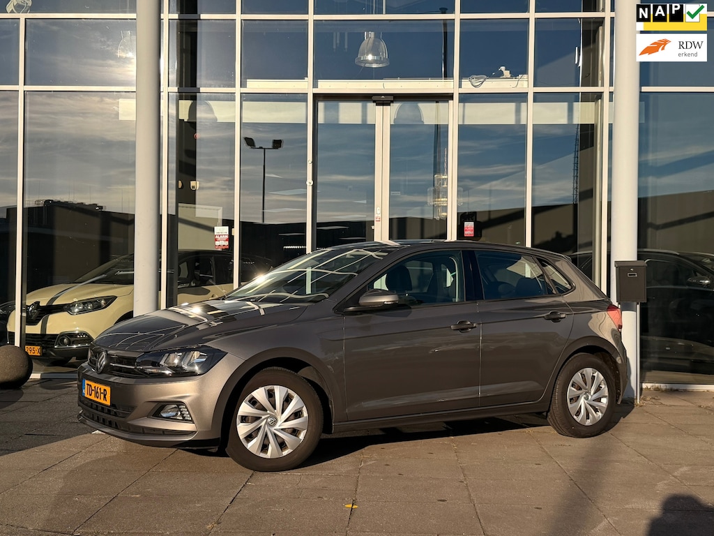Volkswagen Polo 1.0 MPI Comfortline Business|Carplay