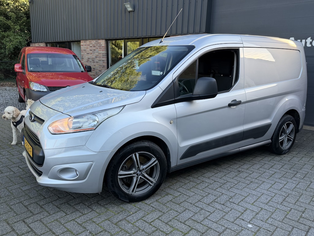 Ford Transit Connect 1.6 TDCI L1 Trend PDC. Cruisecontr .1 eigenaar nl auto .v ruit verwarming .2.5 zits sportvelgen . airco .distrubutie vernieuwd .