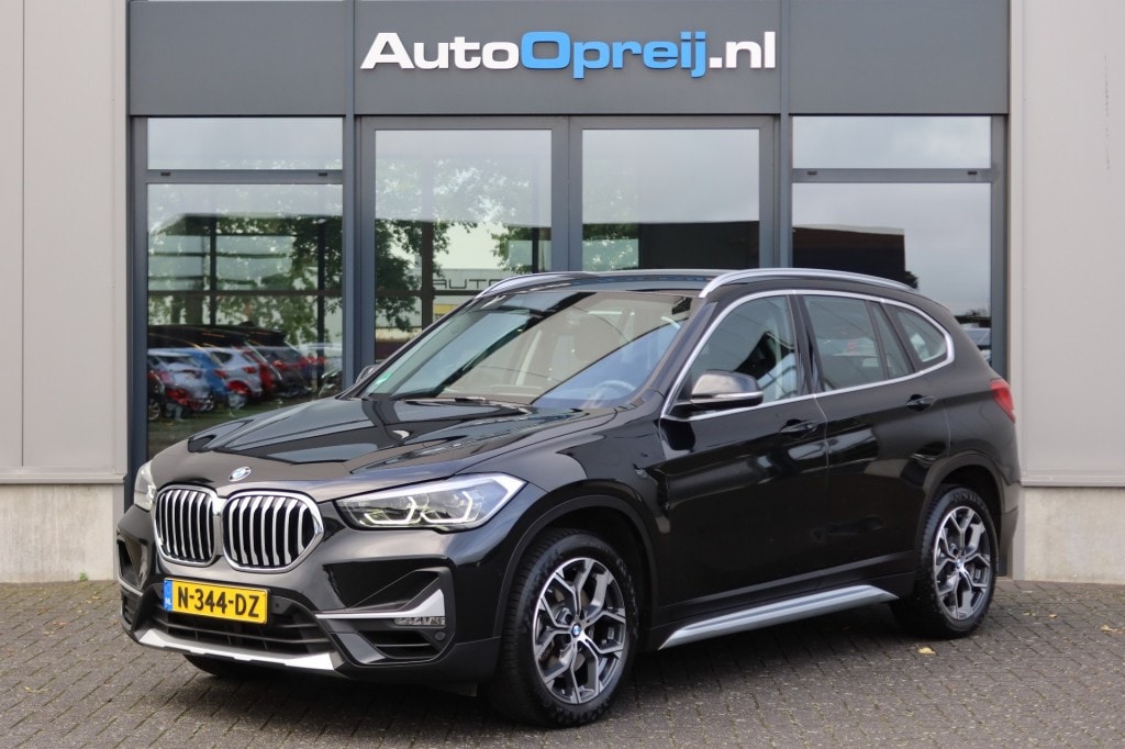 BMW X1 X1 sDrive 20i AUTOMAAT Business Edition xLine, Clima, NAVI, Camera, Head-Up, Stoelverwarming