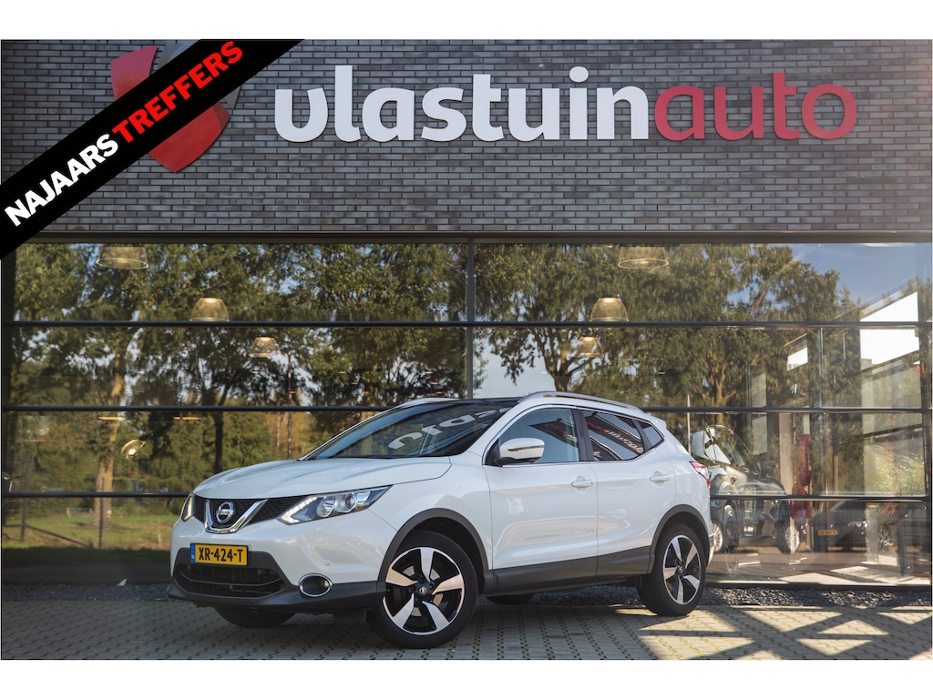 Nissan Qashqai 1.2 Connect Edition , Panoramadak, Stoelverwarming, Trekhaak, Rondomcamera,