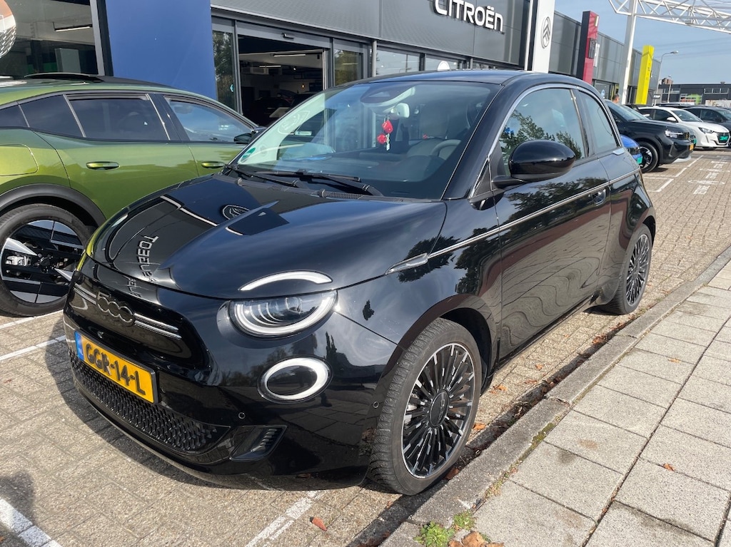 Fiat 500e 42 kWh La Prima 3-Fase | Navigatie | Leder | Achteruitrijcamera | Stoelverwarming | Dodehoekdetectie!!