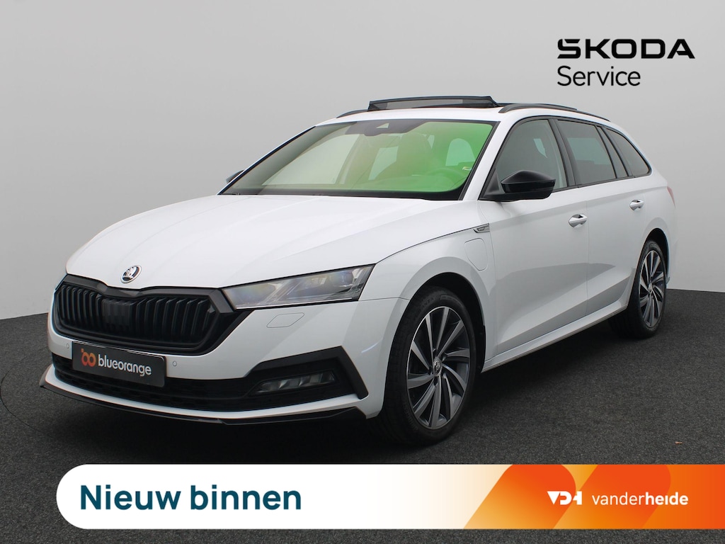 Skoda Octavia Combi 1.4 TSI iV PHEV Sportline Business 204PK DSG Panoramadak, Parkeersensoren voor en achter, Virtual Pedal, 18" LM Velgen, Navi, Keyless