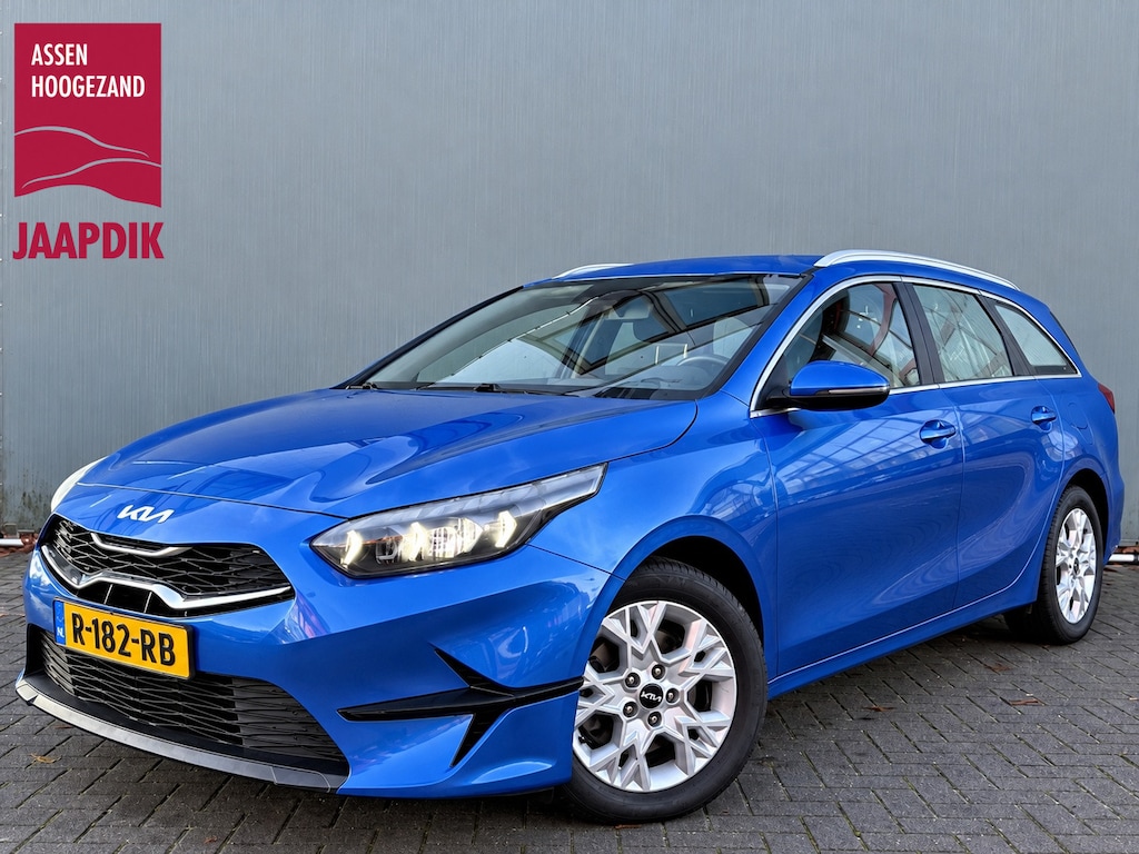 Kia Ceed Sportswagon BWJ 2022 1.0 T-GDi MHEV 120 PK DynamicLine AUTOMAAT | NAVI | CAMERA | 2 ZONE CLIMA | BLUETOOTH | DAB+ | FULL LED | PDC | Z.G.A.N ALL SEASON BANDEN | LMV