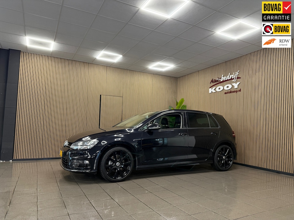 Volkswagen Golf 1.4 TSI ACT R-Line * Camera / Navigatie / Stoelverwarming / 18" LM Velgen *