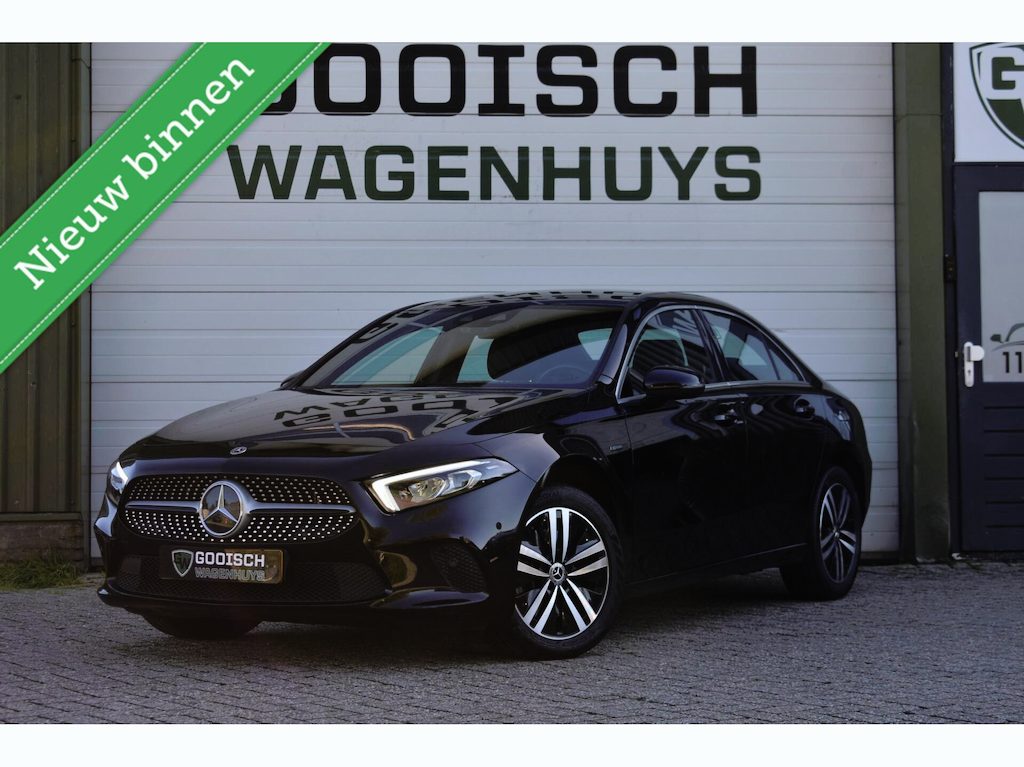 Mercedes-Benz A-klasse 250 e Premium | Sfeerverlichting | Leder | Trekhaak |
