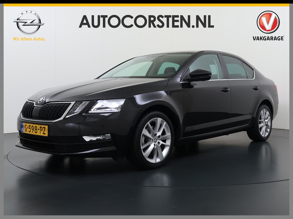 Skoda Octavia 116PK 5Drs Automaat Stoelverwarming Apple Carplay/Android Auto Navi Ecc Bluetooth Cruise Control Pdc Ambition Business Lmv Led Smartlink DSG All Season banden Privacy Glas 1e Eigenaar Dealeronderhouden Origineel Nederlandse Auto