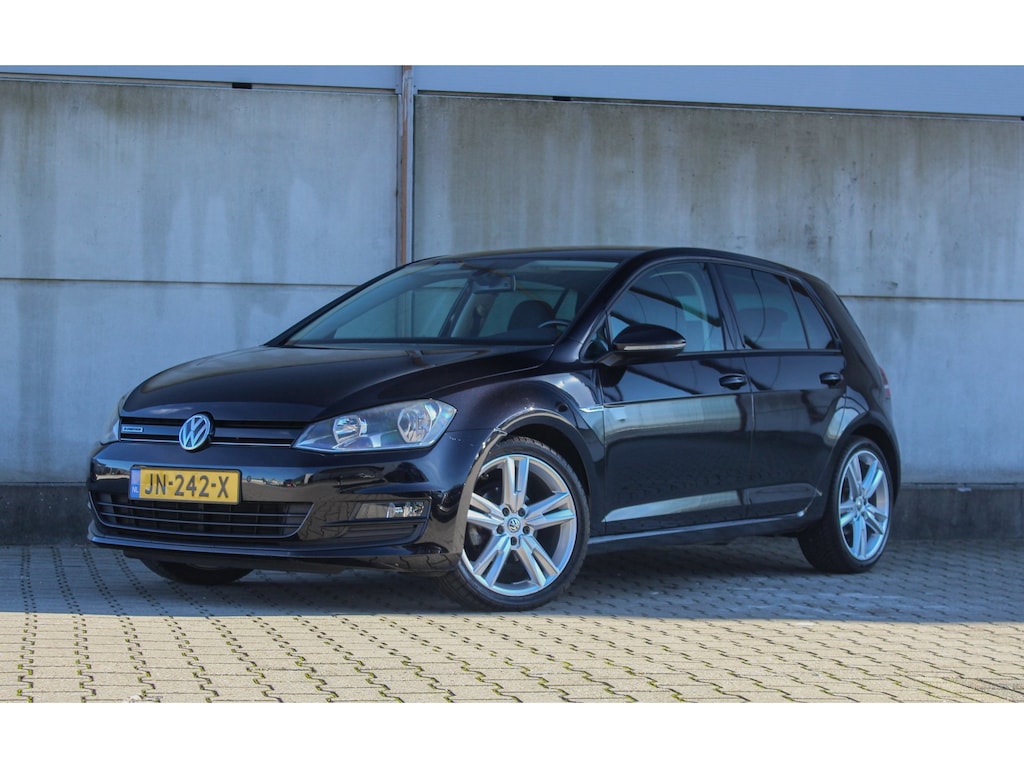 Volkswagen Golf 1.0 TSI Connected Series - automaat - camera - cruise - navigatie