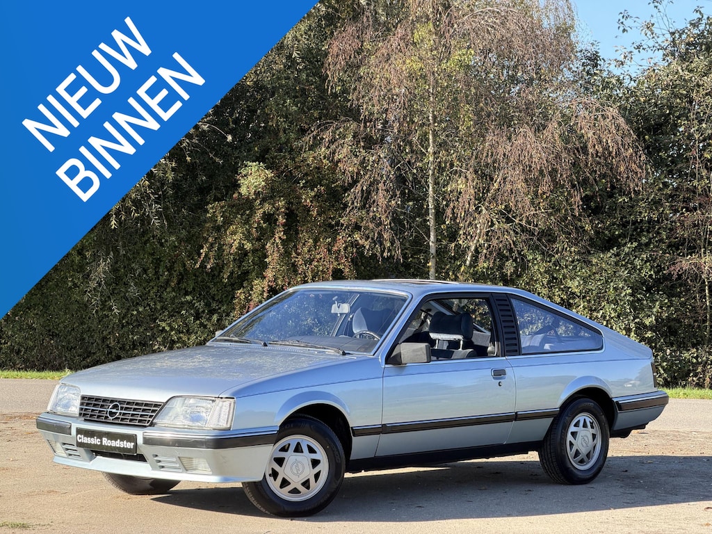Opel Monza 2.5i, SCHUIFDAK, VELOURS BEKLEDING