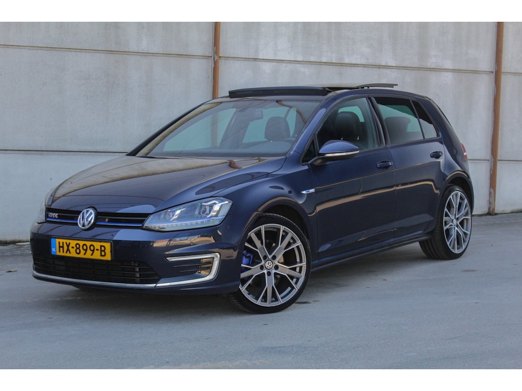 Volkswagen Golf 1.4 TSI GTE - Pano - leder - cruise - stoelverwarming