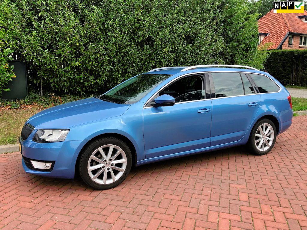 Skoda Octavia Combi 1.2 TSI Greentech Ambition Businessline nieuwe apk vele extra's