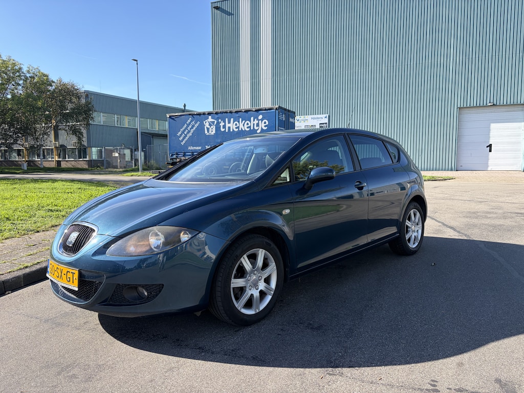 SEAT Leon 1.6-16V Businessline 102 PK. Origineel slechts 121.000 KM !!! Alle keuringen toegestaan !!