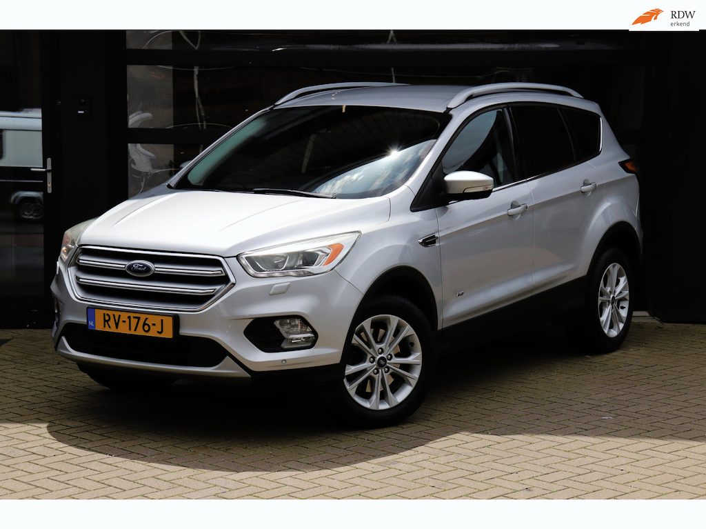 Ford Kuga 1.5 Titanium 4WD | 182PK | 4x4 | Cruise | Navi | Camera | Stoel/Stuur Verwarming | Clima | Ambient Light |
