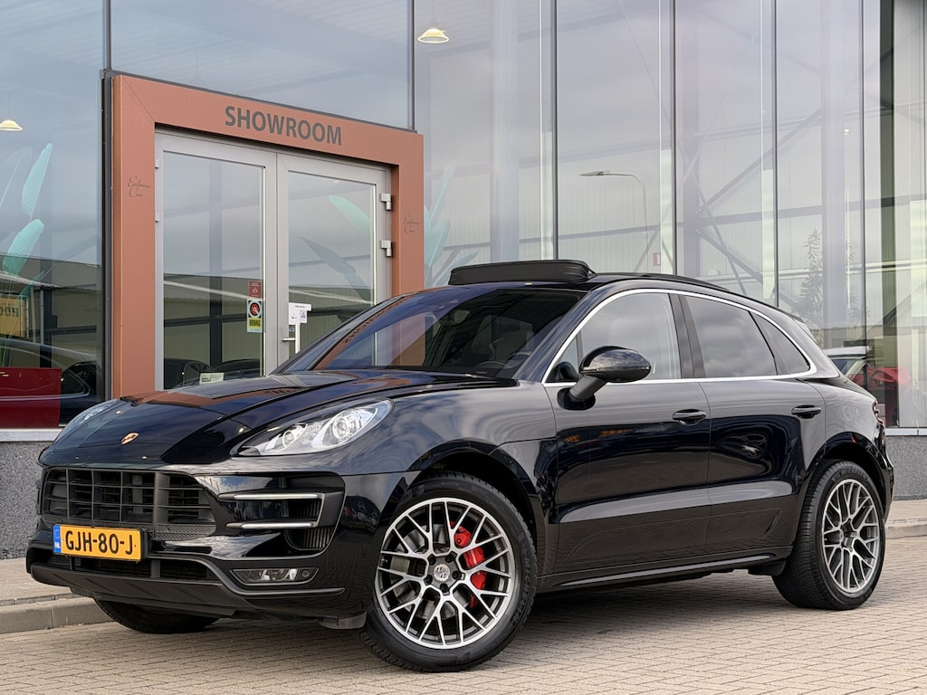 Porsche Macan 3.6 Turbo | Pano | Bose | Memory | Cruise | Luchtvering | Stoelverwarming V + A | Stoelkoeling | Elek. Trekhaak | Keyless | Achteruitrijcamera |