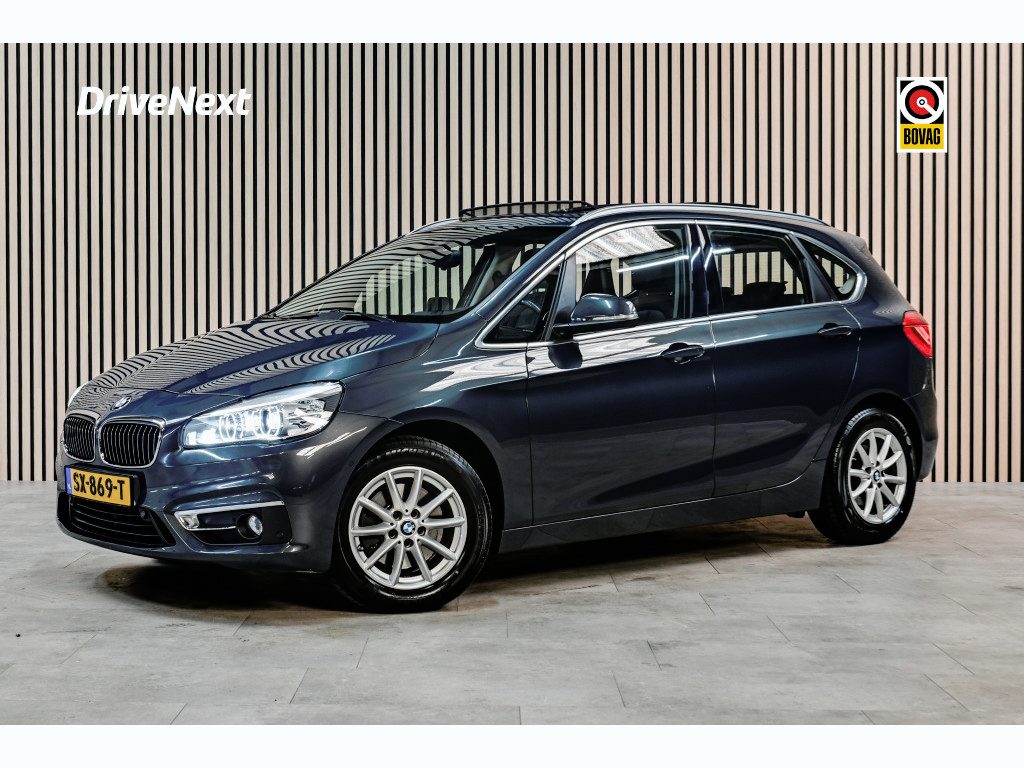 BMW 2-Serie Active Tourer 220i Luxury | PANO | STOELVERWARMING | ELEKTRISCHE STOELEN | TREKHAAK |
