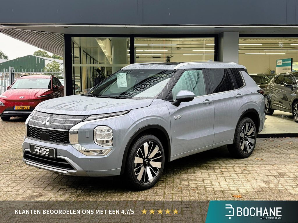 Mitsubishi Outlander 2.4 PHEV Instyle NIEUW UIT VOORRAAD LEVERBAAR | Climate control voor- en achter | Adaptieve Cruise Control | Apple CarPlay & Android Auto | Elektrisch verstelbare bestuurderstoel met geheugen | Parkeersensoren voor- en achter | Stoelverwarming voor- en achter | Elektrisch glazen panoramadak | 8 jaar fabrieksgarantie