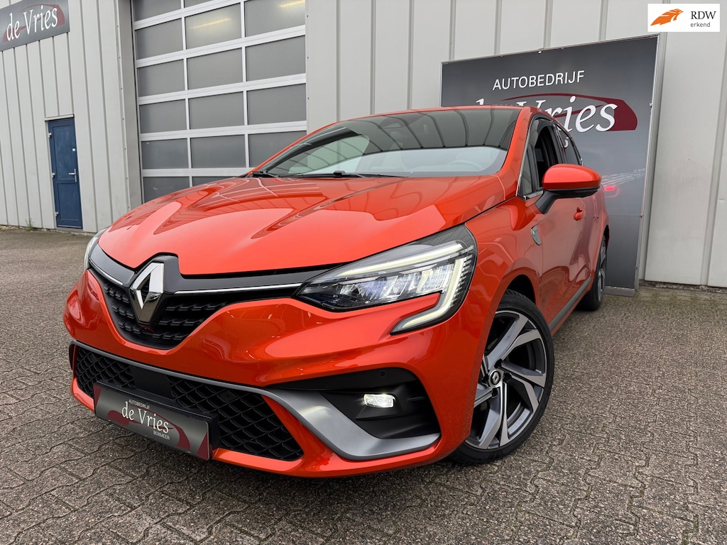 Renault Clio 1.6 E-Tech Hybrid 140 R.S. Line LED / CAMERA'S / HALF LEDER / SPORTSTOELEN /