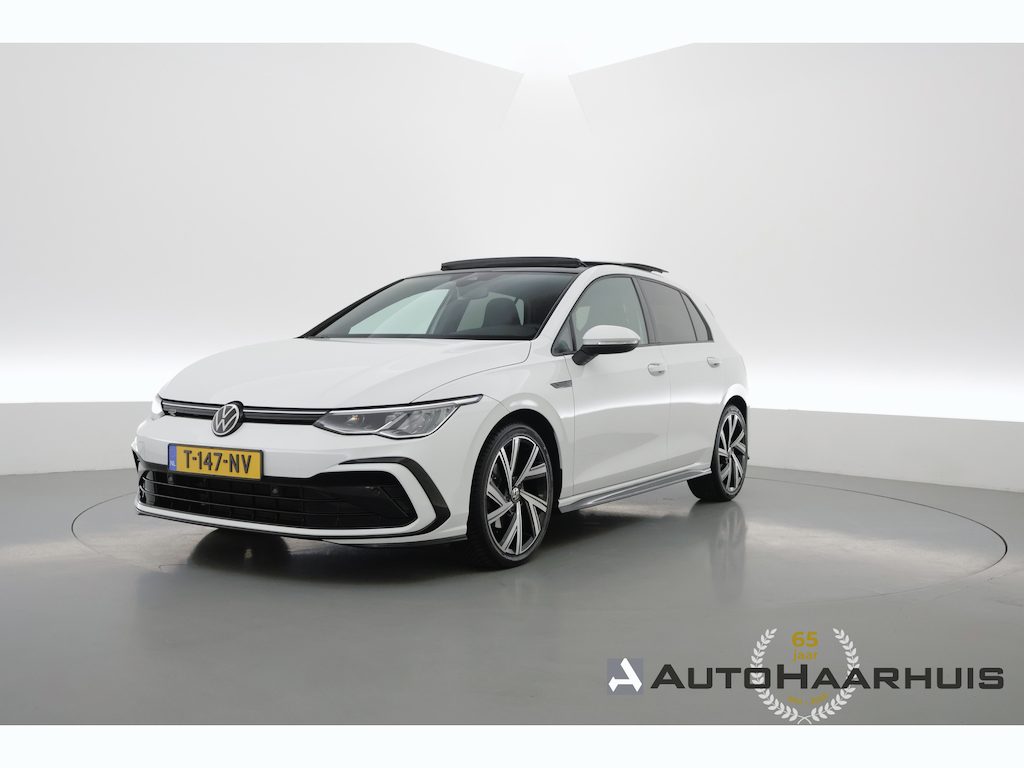 Volkswagen Golf 1.5 eTSI R-Line DSG | Rijklaar! | Pano | Apple CarPlay | Camera | Stoel- Stuurverw. | Adapt. Cruise | All Seasons