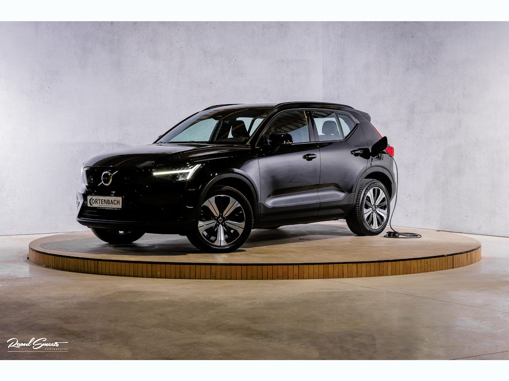Volvo XC40 Recharge Plus 70 kWh | Adaptieve cruise | Blis | Metallic | Full-LED |