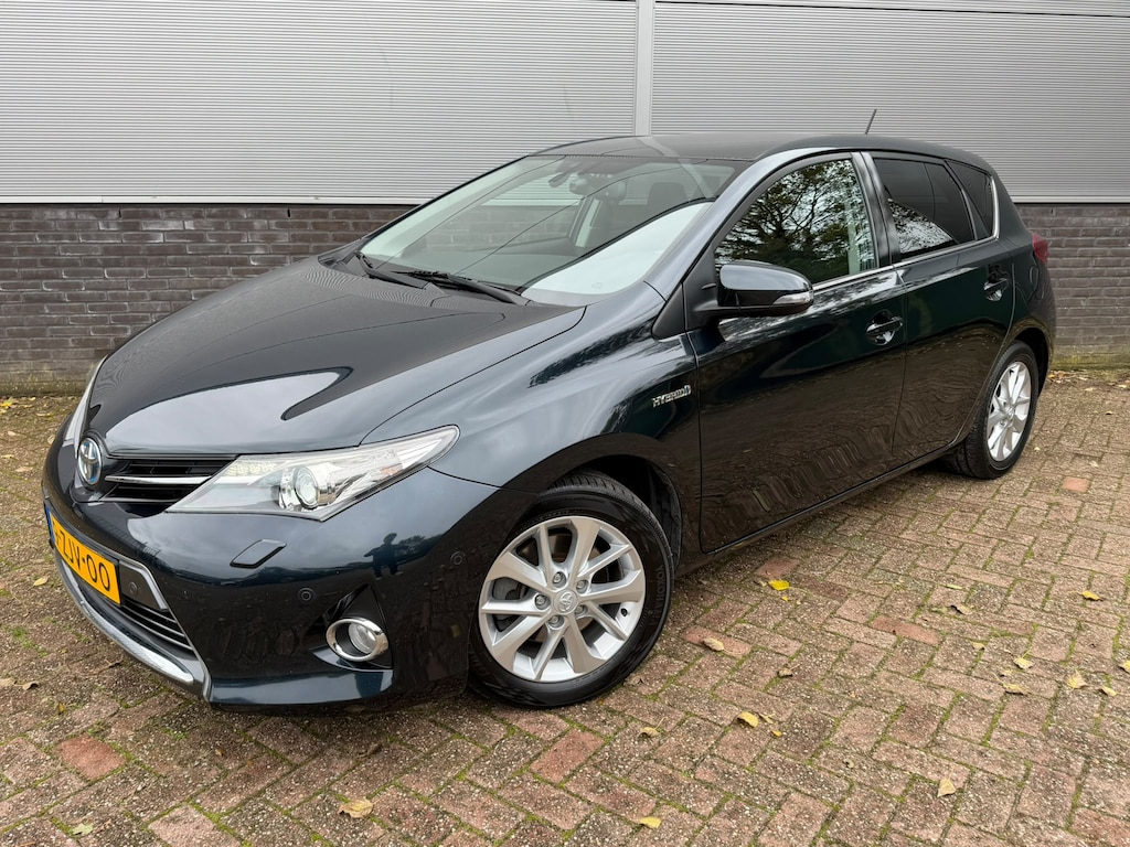 Toyota Auris 1.8 Hybrid Lease+ met panaramadak